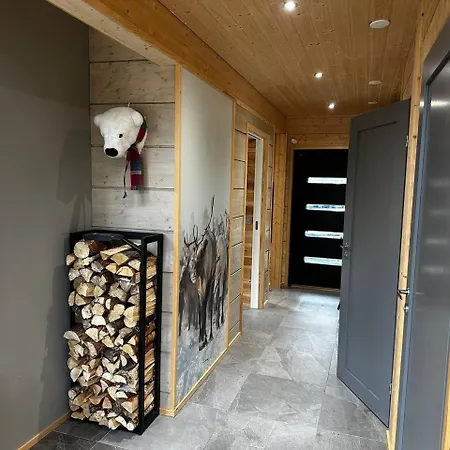 Snow&pine Log Levi With Sauna & Hot Tub Ferienhaus *