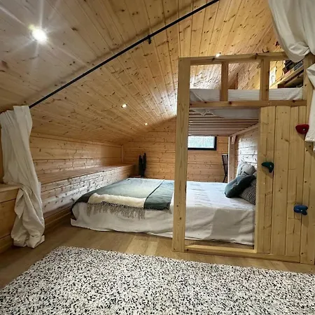 Snow&pine Log Levi With Sauna & Hot Tub Ferienhaus *
