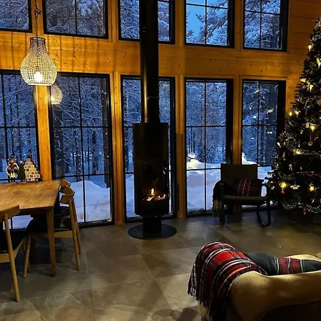 Snow&pine Log Levi With Sauna & Hot Tub Ferienhaus
