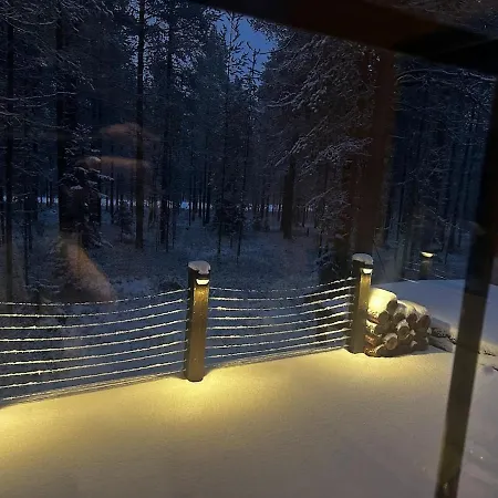 Snow&pine Log Levi With Sauna & Hot Tub Ferienhaus *